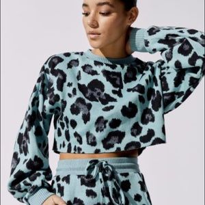 NWT TWENTY MONTREAL HYPER REALITY LEOPARD CROP TOP